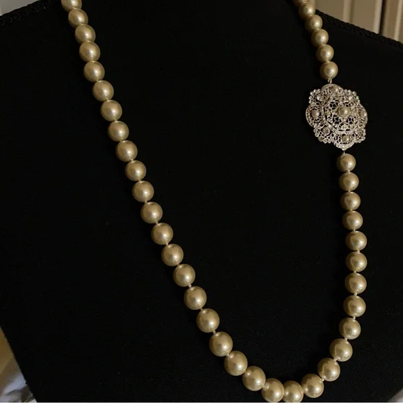 Camrose and Kross JBK Collection Faux Pearl Necklace +Box and COA - Picture 15 of 17